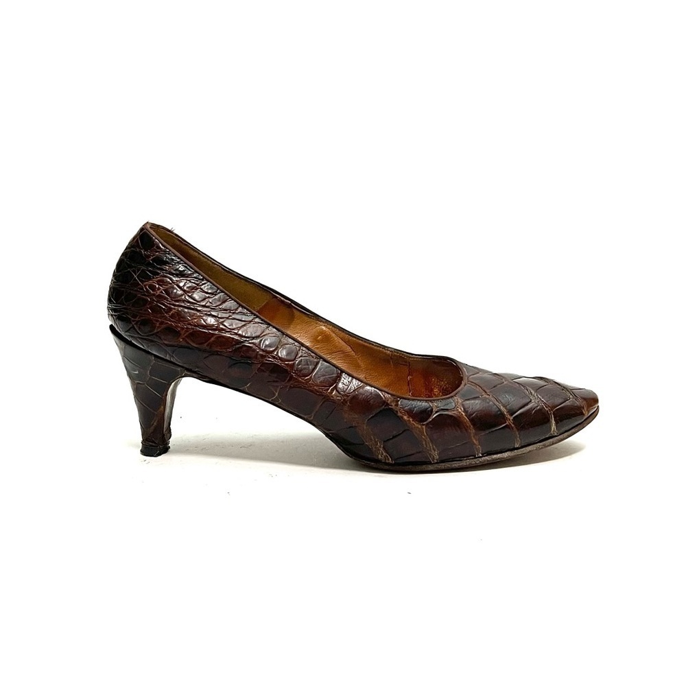 Vintage 1950s brown crocodile leather slip on pumps